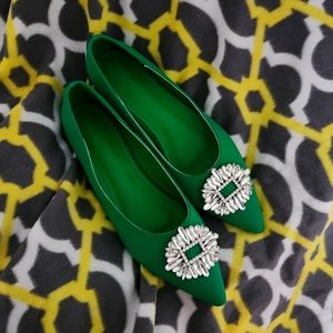 Pointed toe jewel flats